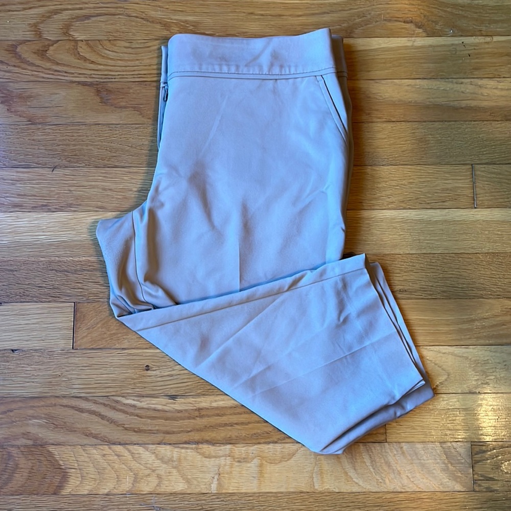 Apt 9 capris